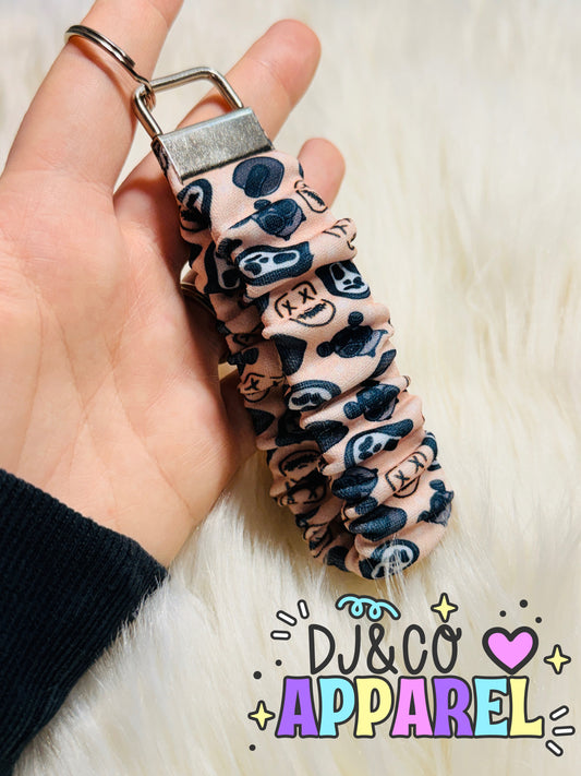 Masks scrunchie wristlet
