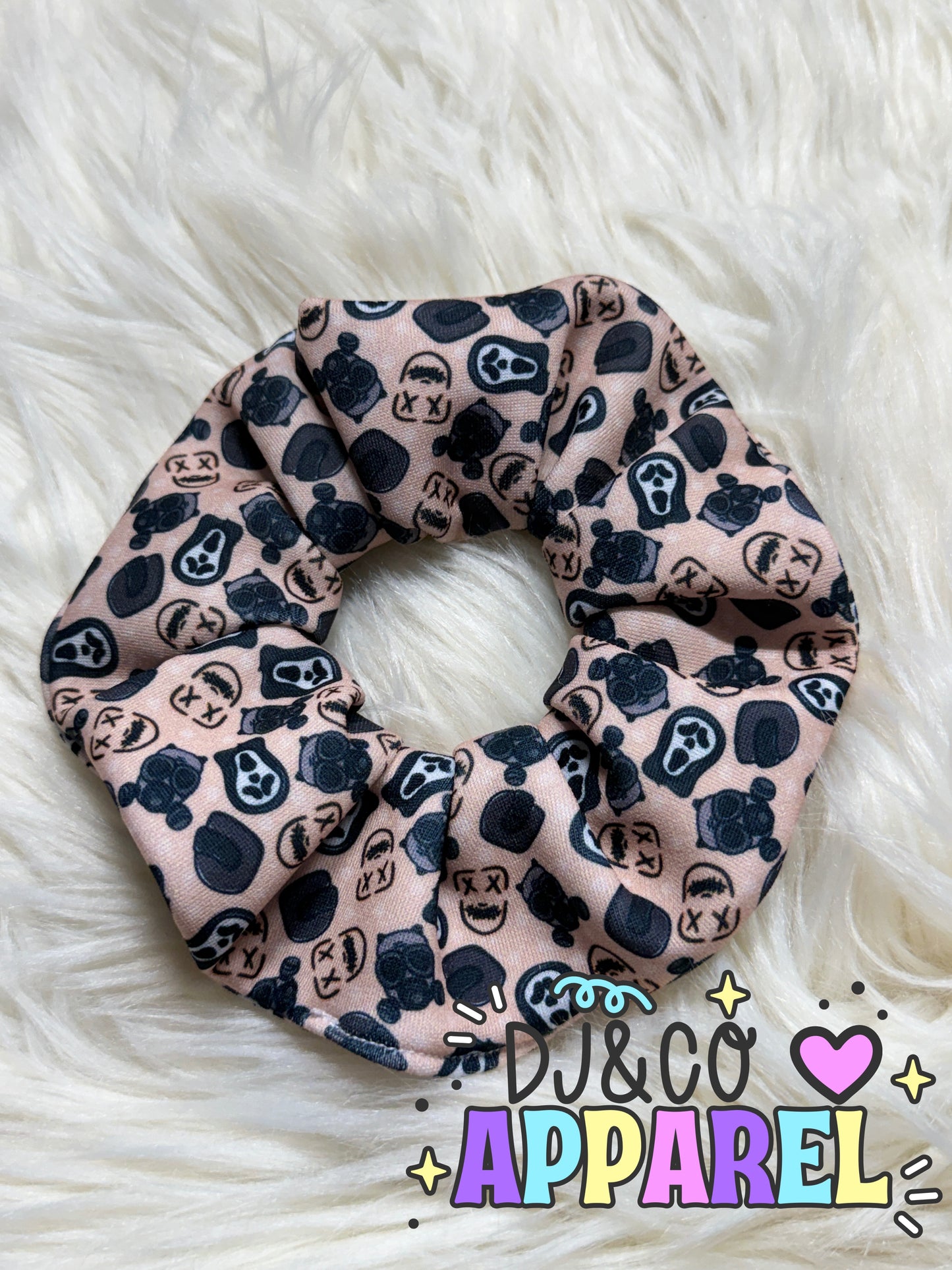 Masks scrunchie